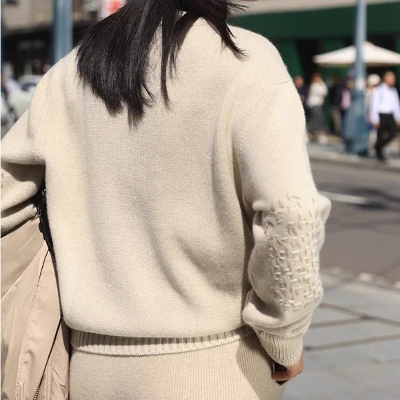 Unisex 100% cashmere crew neck sweater size M